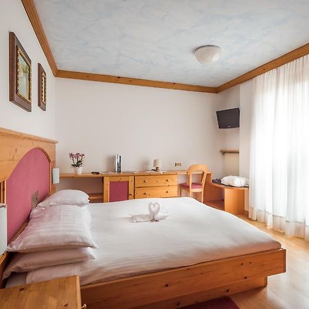 Hotel St. Raphael Madonna Esterno foto
