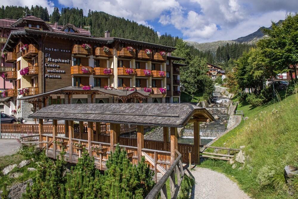 Hotel St. Raphael Madonna Esterno foto