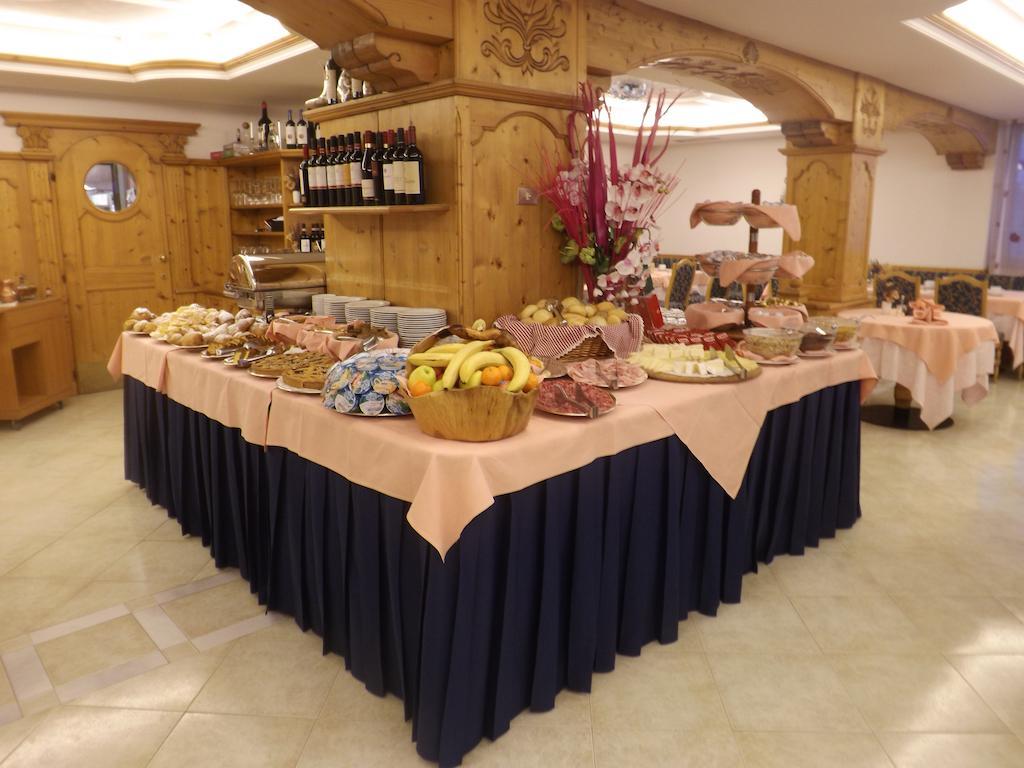 Hotel St. Raphael Madonna Esterno foto