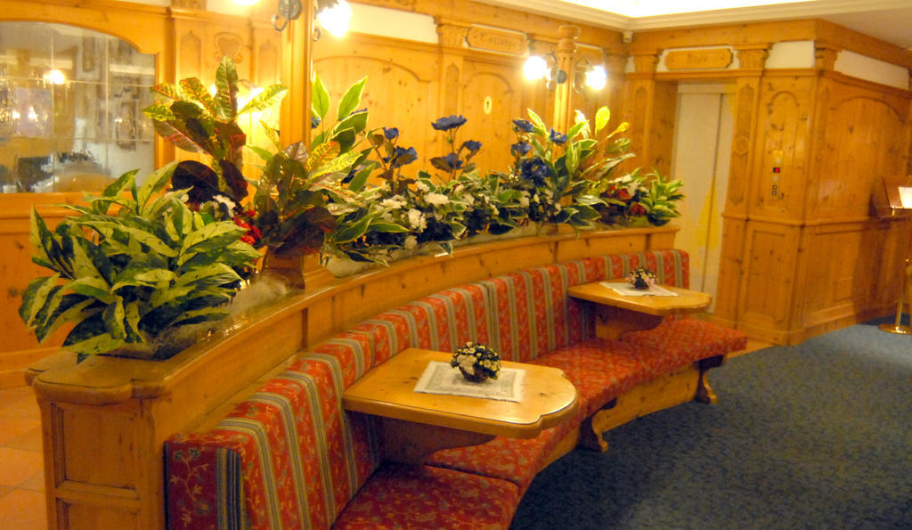 Hotel St. Raphael Madonna Esterno foto