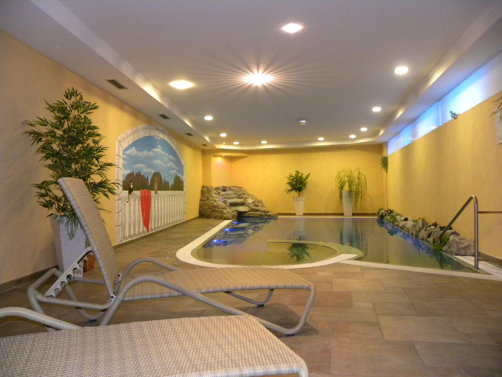 Hotel St. Raphael Madonna Esterno foto