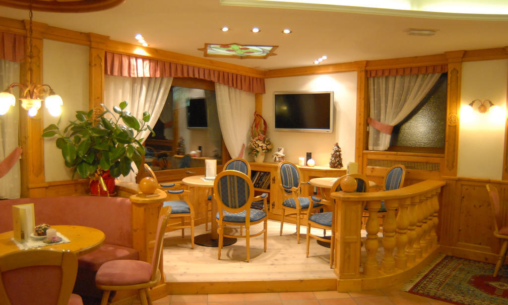 Hotel St. Raphael Madonna Esterno foto