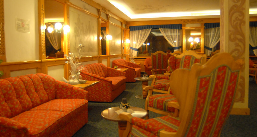 Hotel St. Raphael Madonna Esterno foto