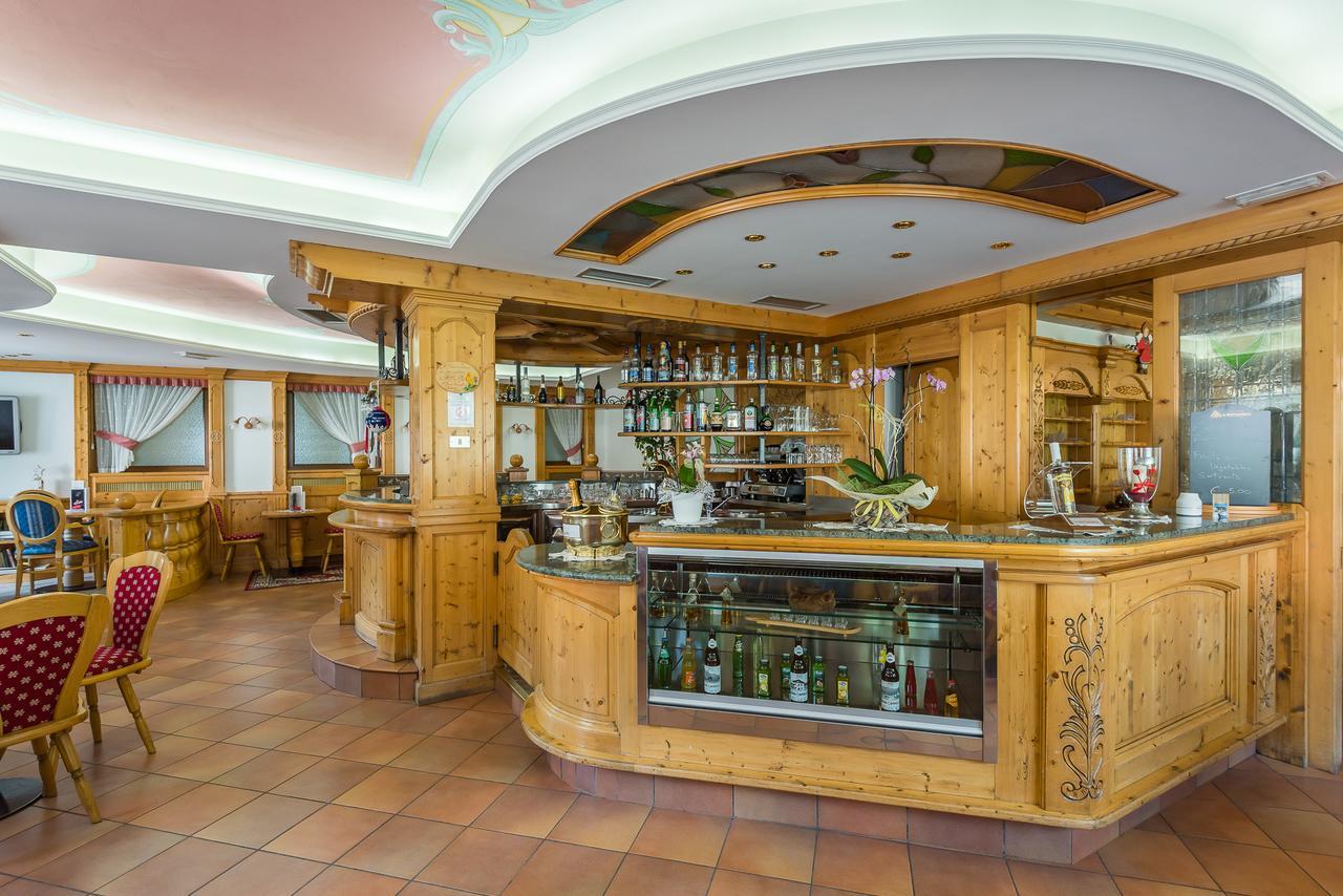 Hotel St. Raphael Madonna Esterno foto