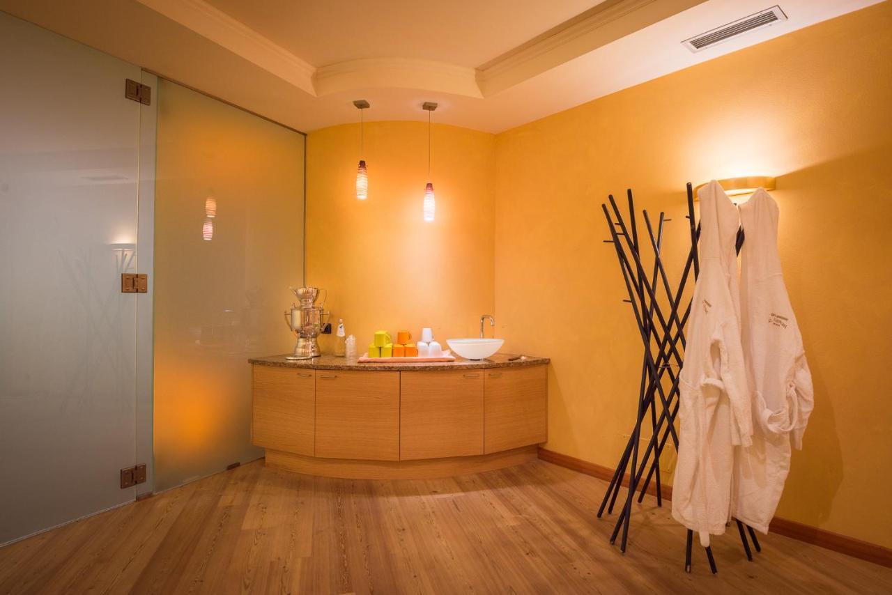 Hotel St. Raphael Madonna Esterno foto