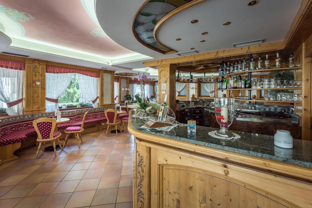 Hotel St. Raphael Madonna Esterno foto