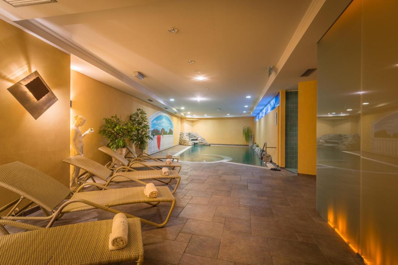Hotel St. Raphael Madonna Esterno foto