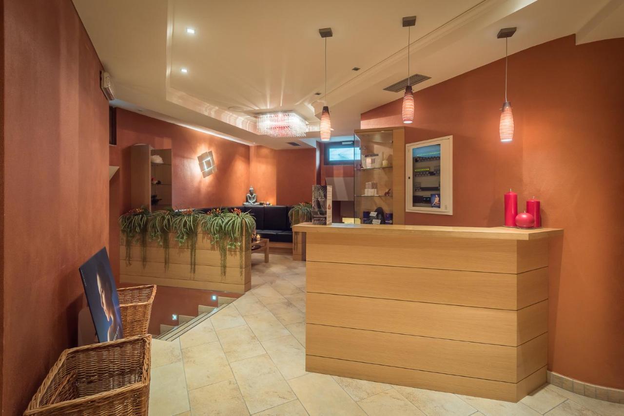 Hotel St. Raphael Madonna Esterno foto