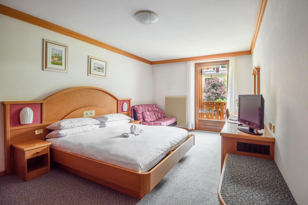 Hotel St. Raphael Madonna Esterno foto