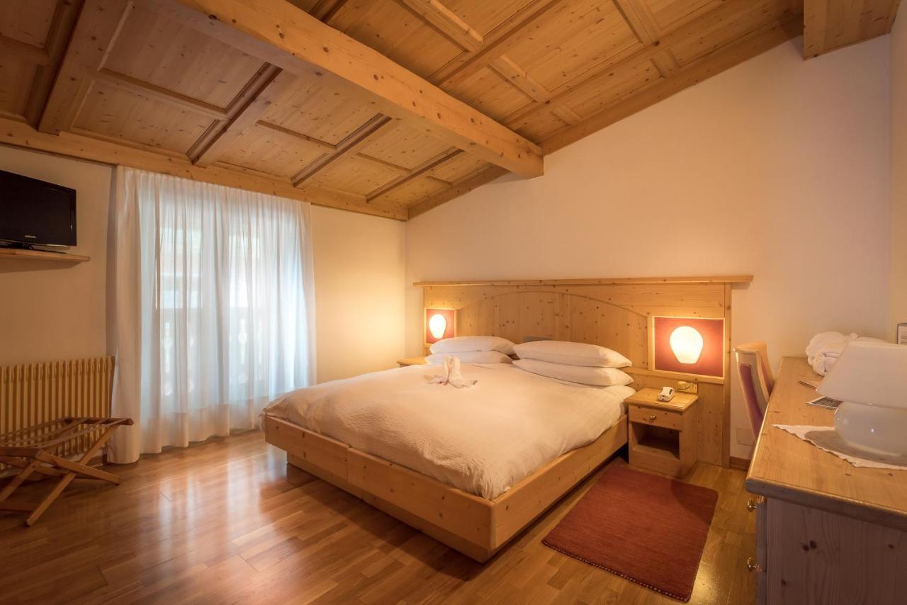 Hotel St. Raphael Madonna Esterno foto